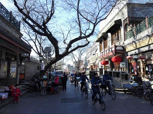 报国寺街一景。刘选国 摄